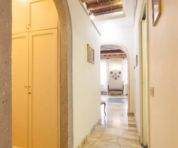 Gregoriana Apartman *