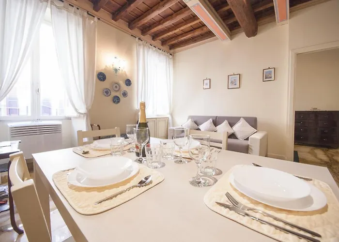 Gregoriana Apartment *